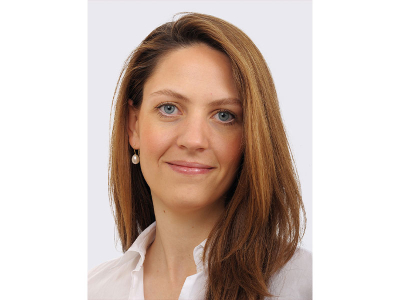 Dr. Amelie Bäumer-König - Parodontale Regeneration vertikaler Knochendefekte